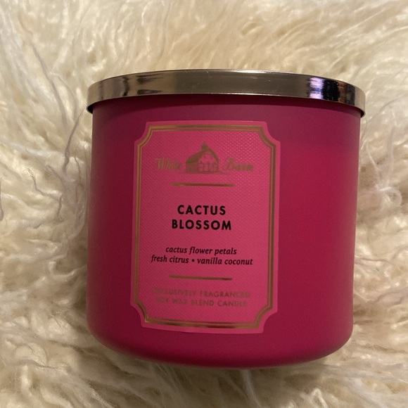 NWT! Bath and Body Works candle! - Picture 6 of 6